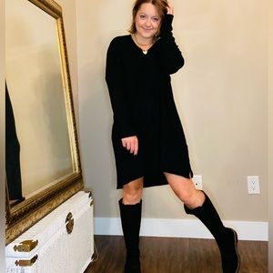 Lightweight Sweater Dress GREAT CONDITION 

Size: Large

Brand: American Eagle